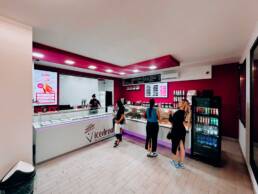 gelateria icedream cambiago milano monitor interno marketing display verona